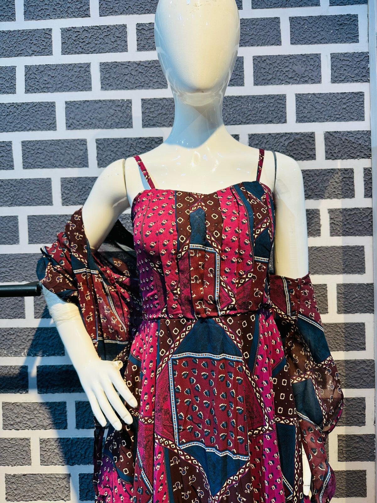 Printed midi shoulder Straps with shrug
