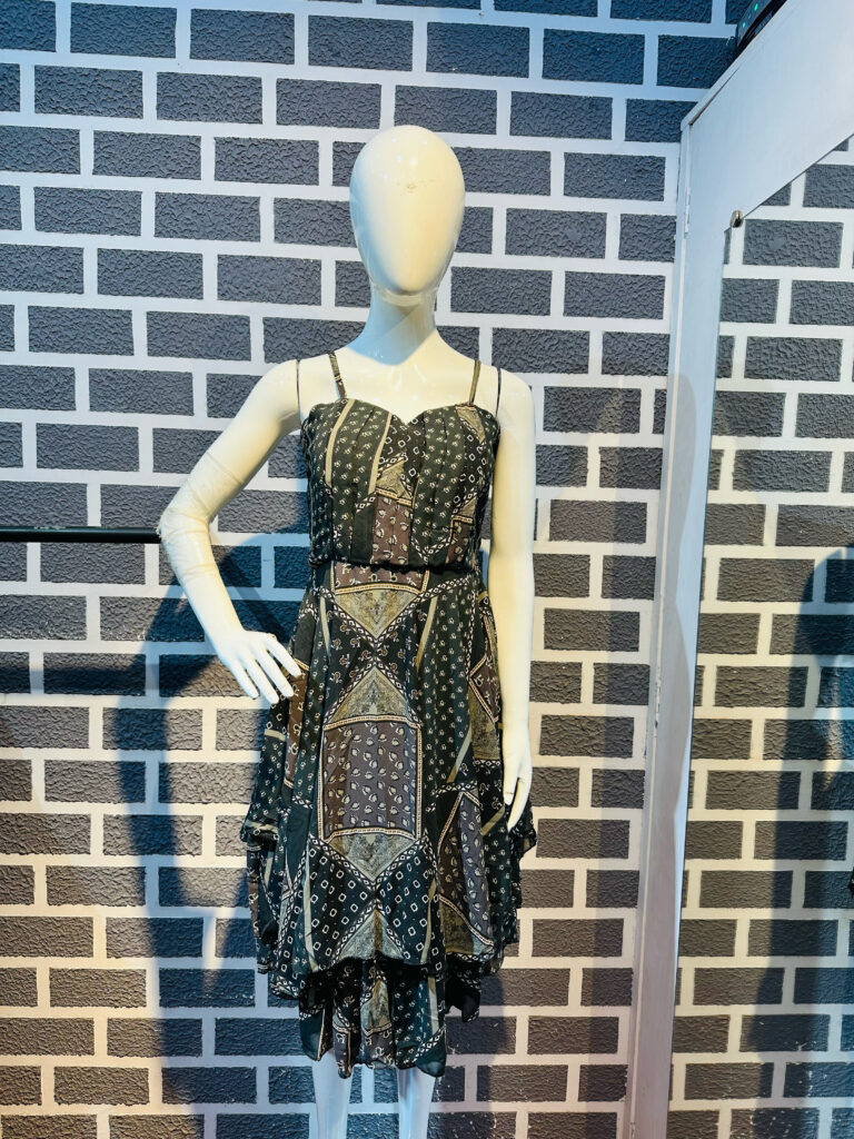 Printed midi shoulder Straps with shrug